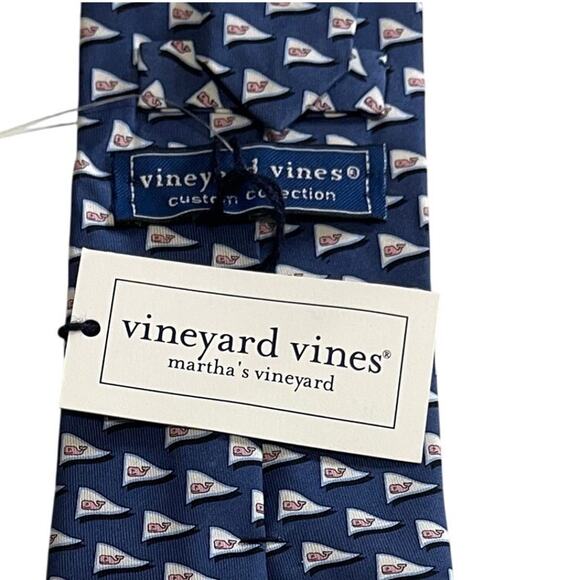 Vineyard Vines Men's Tied To A Cause Sea Splash Whale Logo Silk Tie New - Picture 2 of 8